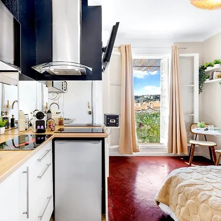 Appartement Hyper Centre - Balcon - Calme - Climatisation - Wifi - Tramway - Cuisine Equipe