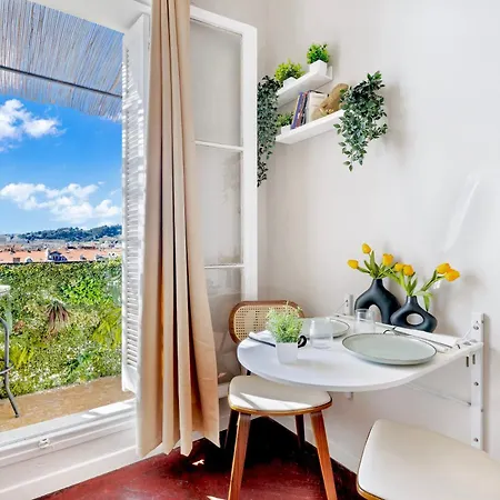 Hyper Centre - Balcon - Calme - Climatisation - Wifi - Tramway - Cuisine Equipe Appartement