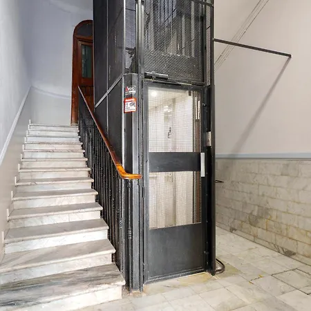Appartement Hyper Centre - Balcon - Calme - Climatisation - Wifi - Tramway - Cuisine Equipe *